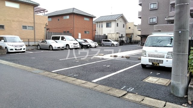 20/28 駐車場