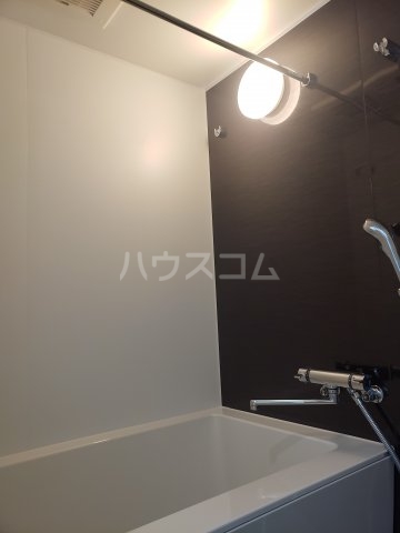 13/30 浴室