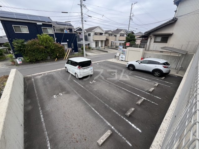 28/30 駐車場