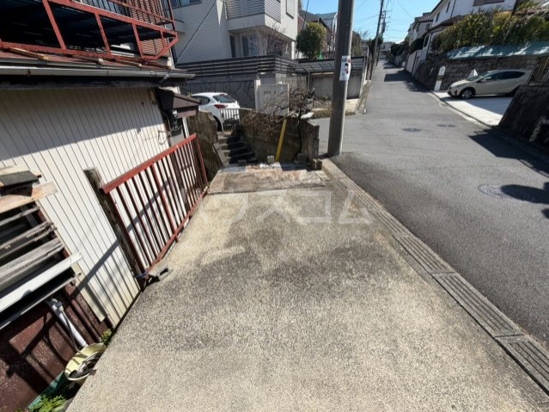 2/3 駐車場