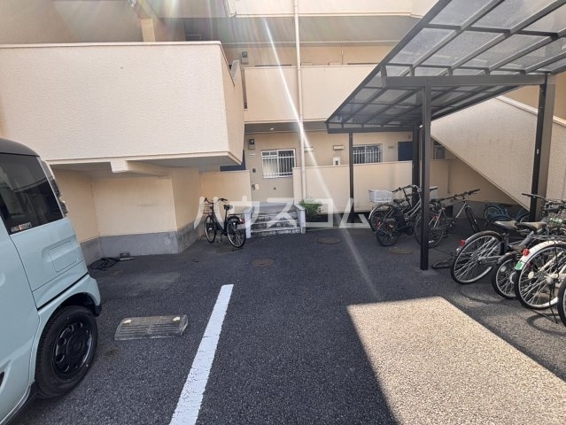 8/10 駐車場