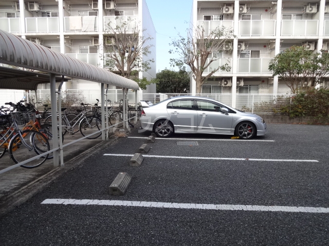 2/3 駐車場