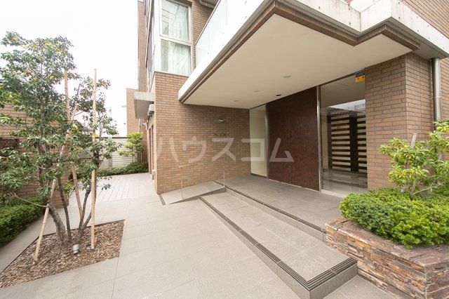 14/22 エントランス