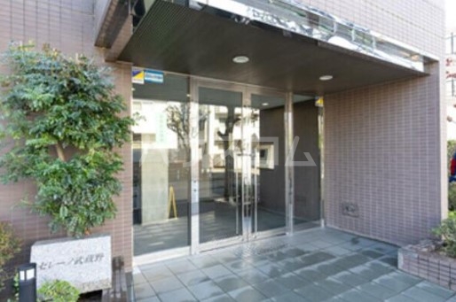 14/23 エントランス