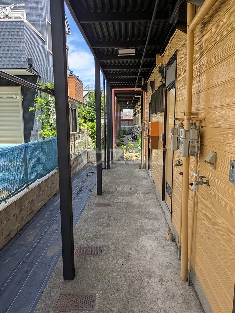 22/30 エントランス