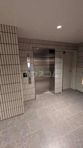 20/29 エントランス