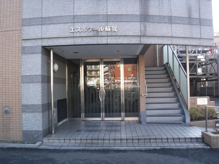 20/23 エントランス