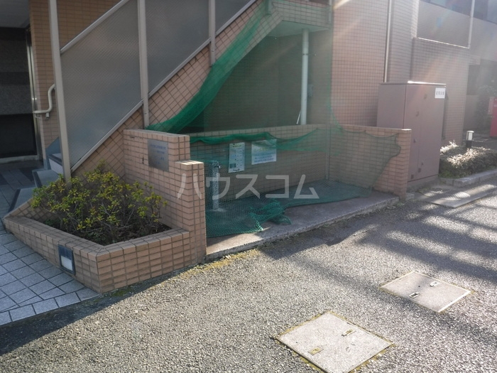 21/23 エントランス