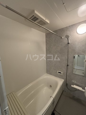 13/28 浴室