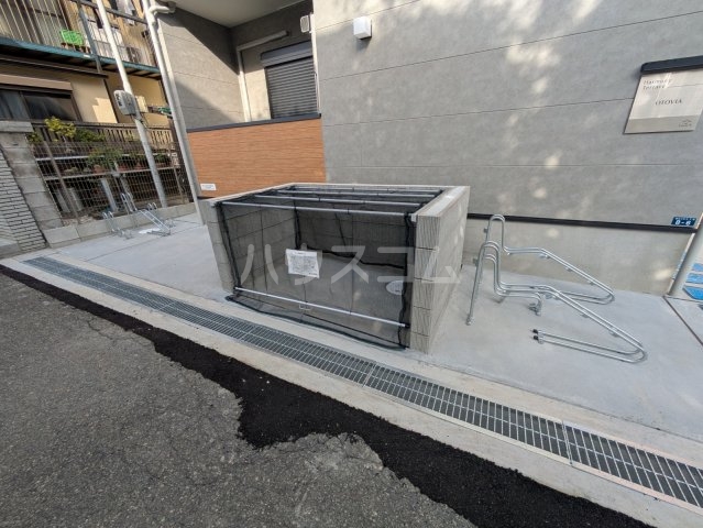 16/18 駐車場