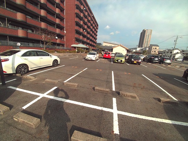 26/30 駐車場
