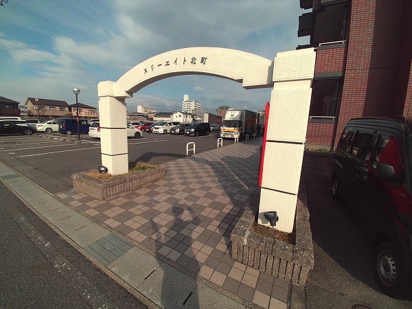25/30 エントランス
