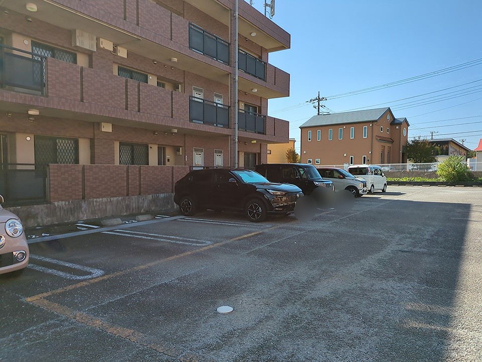 26/27 駐車場
