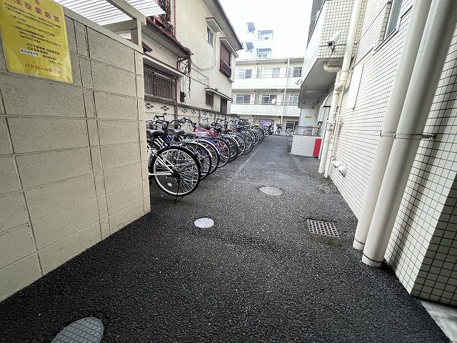 20/29 駐車場