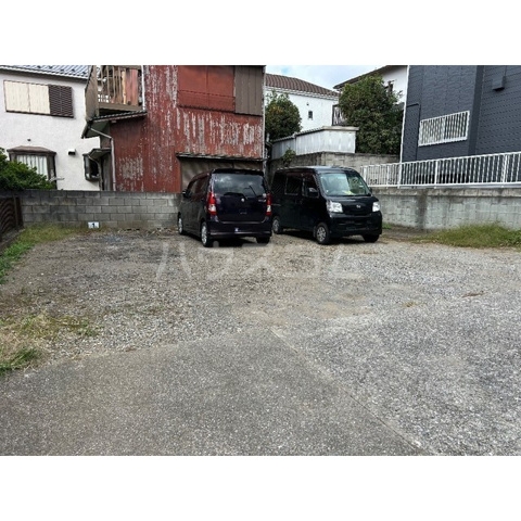 26/30 駐車場