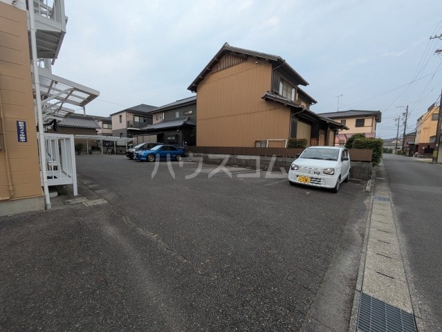 17/27 駐車場