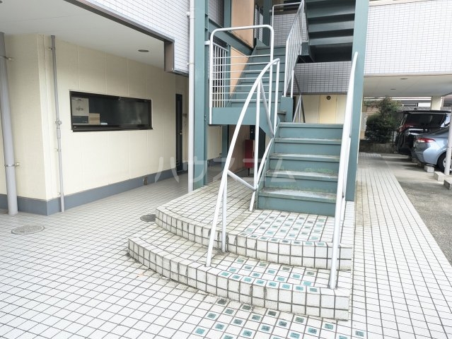 3/4 エントランス