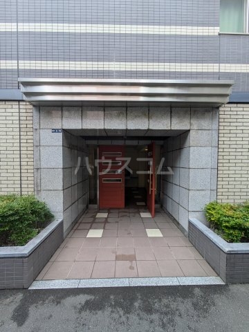 23/30 エントランス