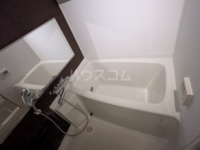 13/30 浴室