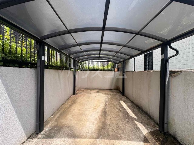 22/30 駐車場