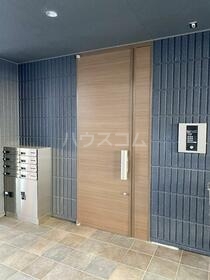 13/18 エントランス