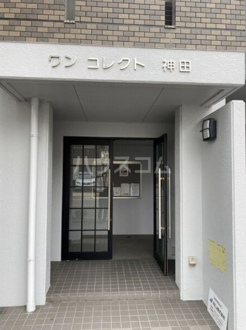 16/23 エントランス