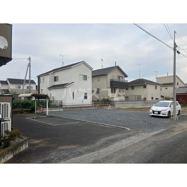 14/21 駐車場
