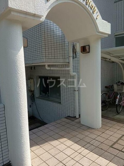 14/23 エントランス