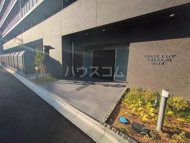 21/30 エントランス