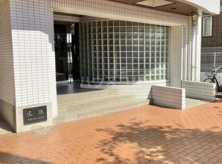 17/20 エントランス