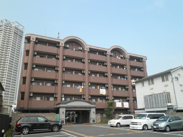 16/21 エントランス