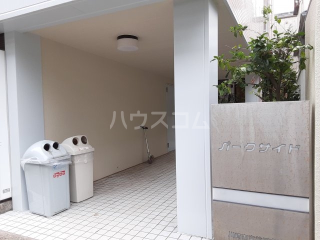 16/21 エントランス