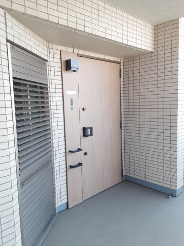 13/30 玄関