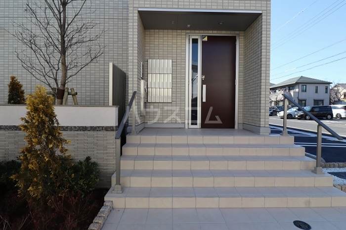 16/28 エントランス