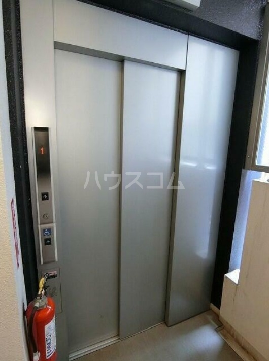 17/27 エントランス