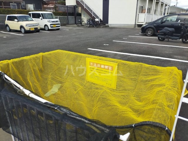 2/13 駐車場