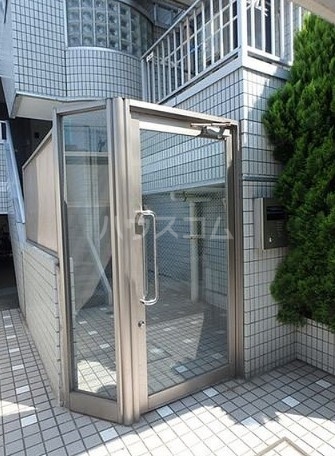 14/19 エントランス