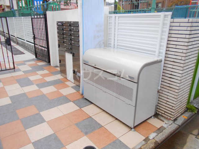 26/29 エントランス