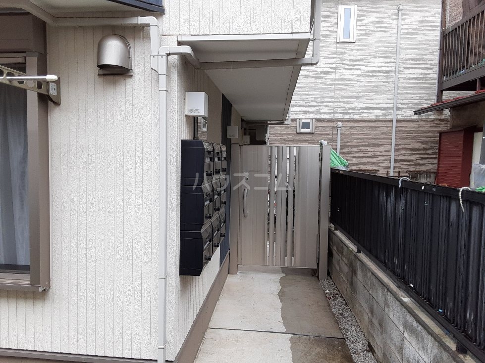 19/25 エントランス