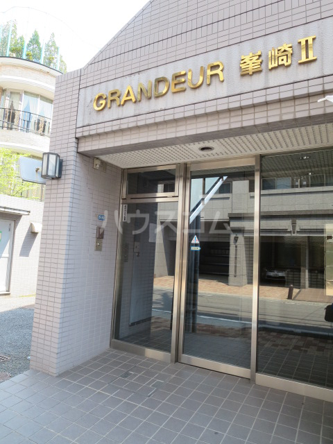 18/26 エントランス