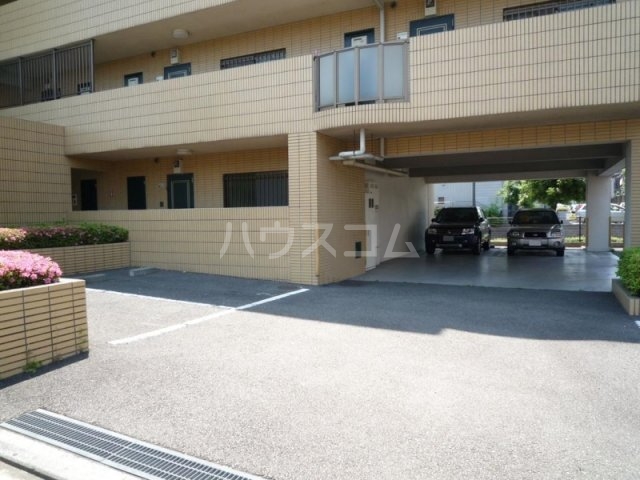 15/16 エントランス