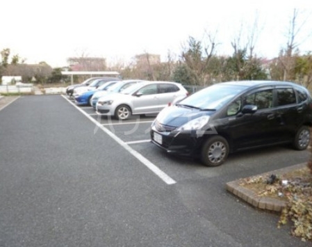 18/21 駐車場
