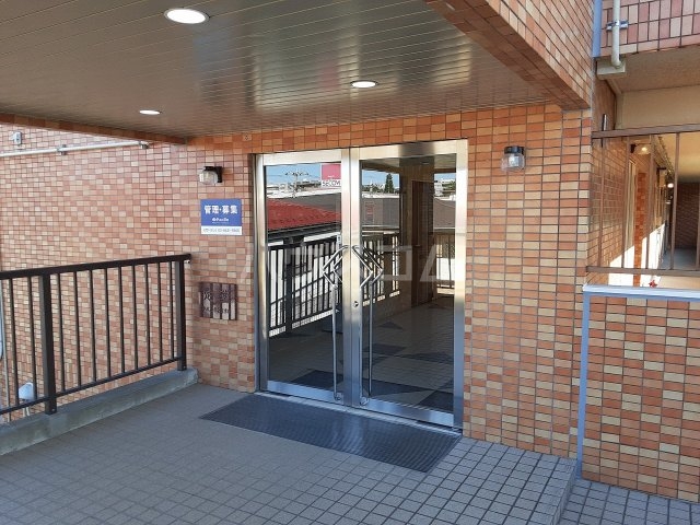23/30 エントランス