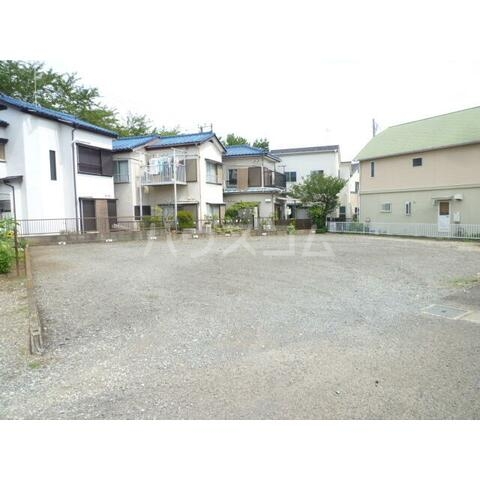 2/3 駐車場