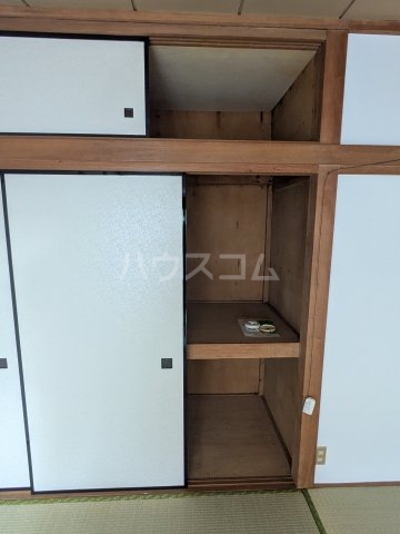 13/27 収納