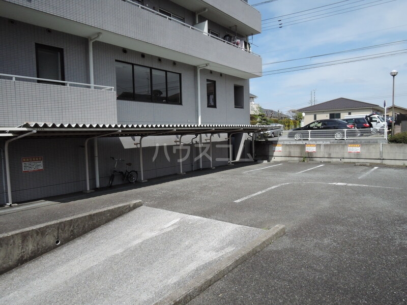 14/16 駐車場
