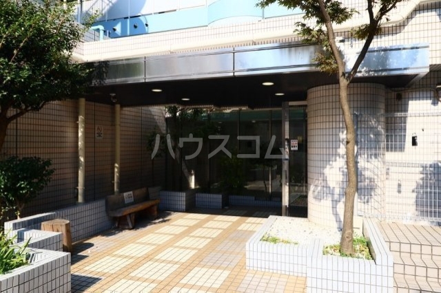 15/19 エントランス
