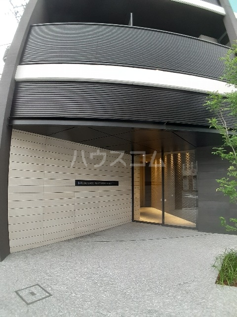 28/30 エントランス