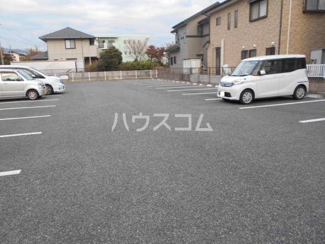 14/18 駐車場