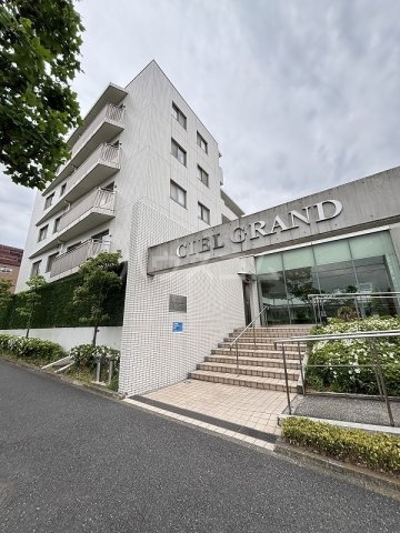 16/26 エントランス